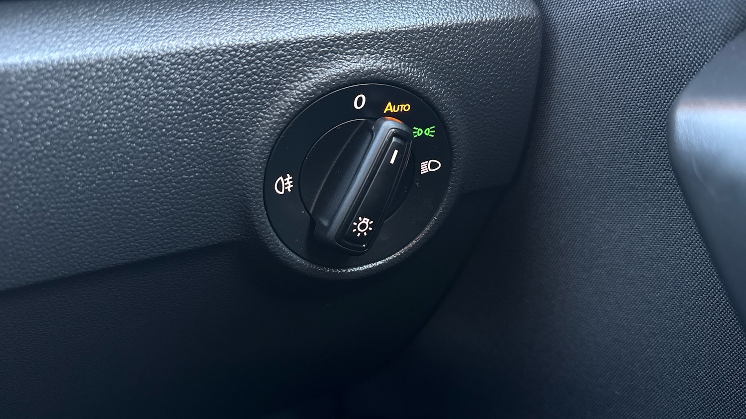 Used Volkswagen T-Roc 2025 for sale - 76892834: Photo 28