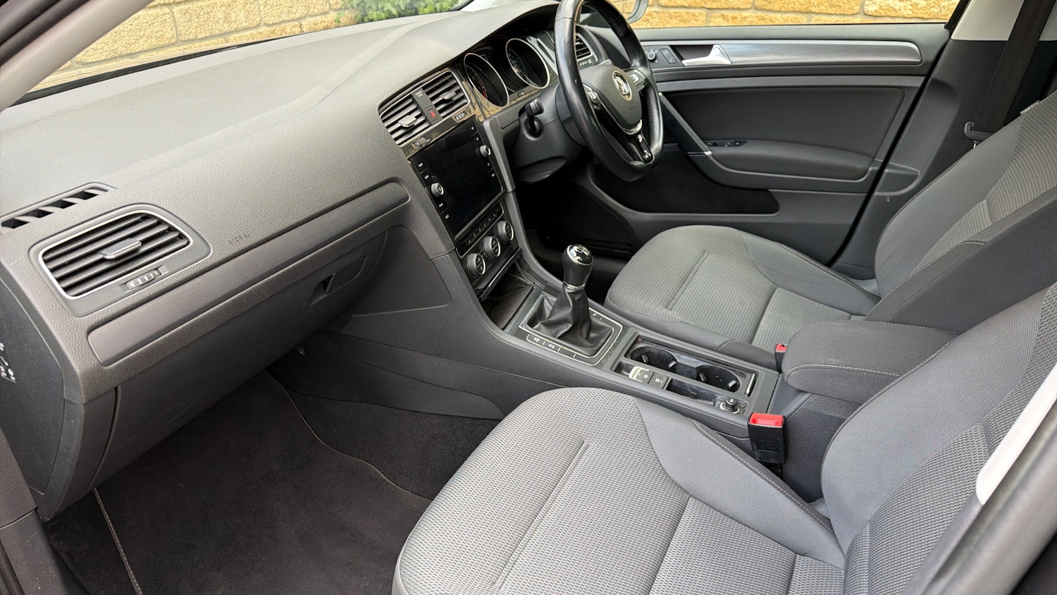 Used Volkswagen Golf 2020 for sale - 77742474: Photo 2