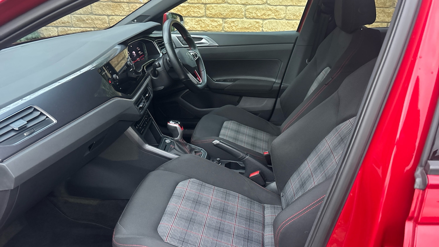 Used Volkswagen Polo 2023 for sale - 77543496: Photo 2