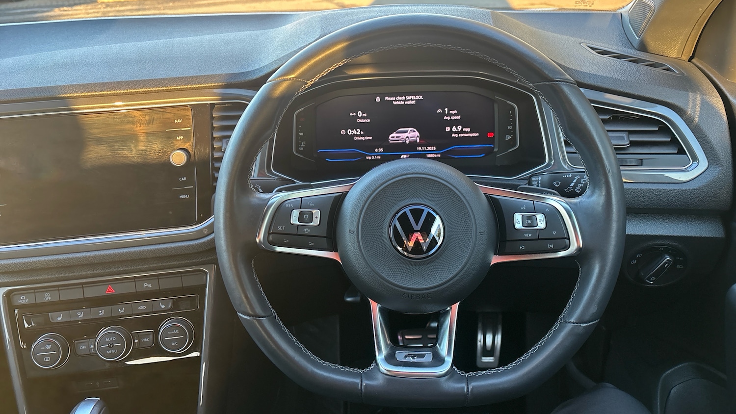 Used Volkswagen T-Roc 2021 for sale - 76650965: Photo 10