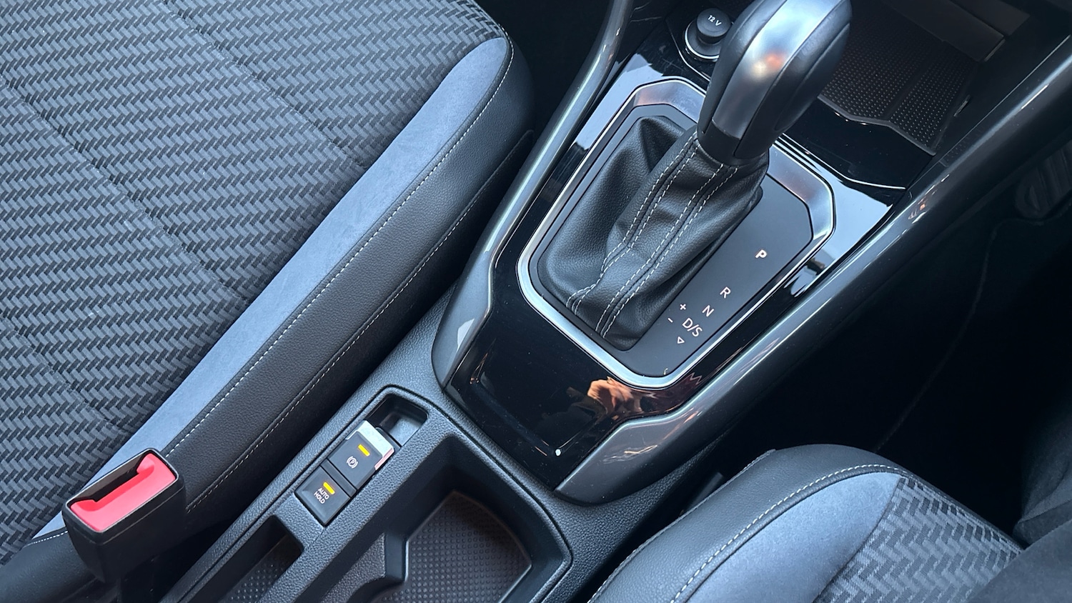 Used Volkswagen T-Roc 2021 for sale - 76650965: Photo 14