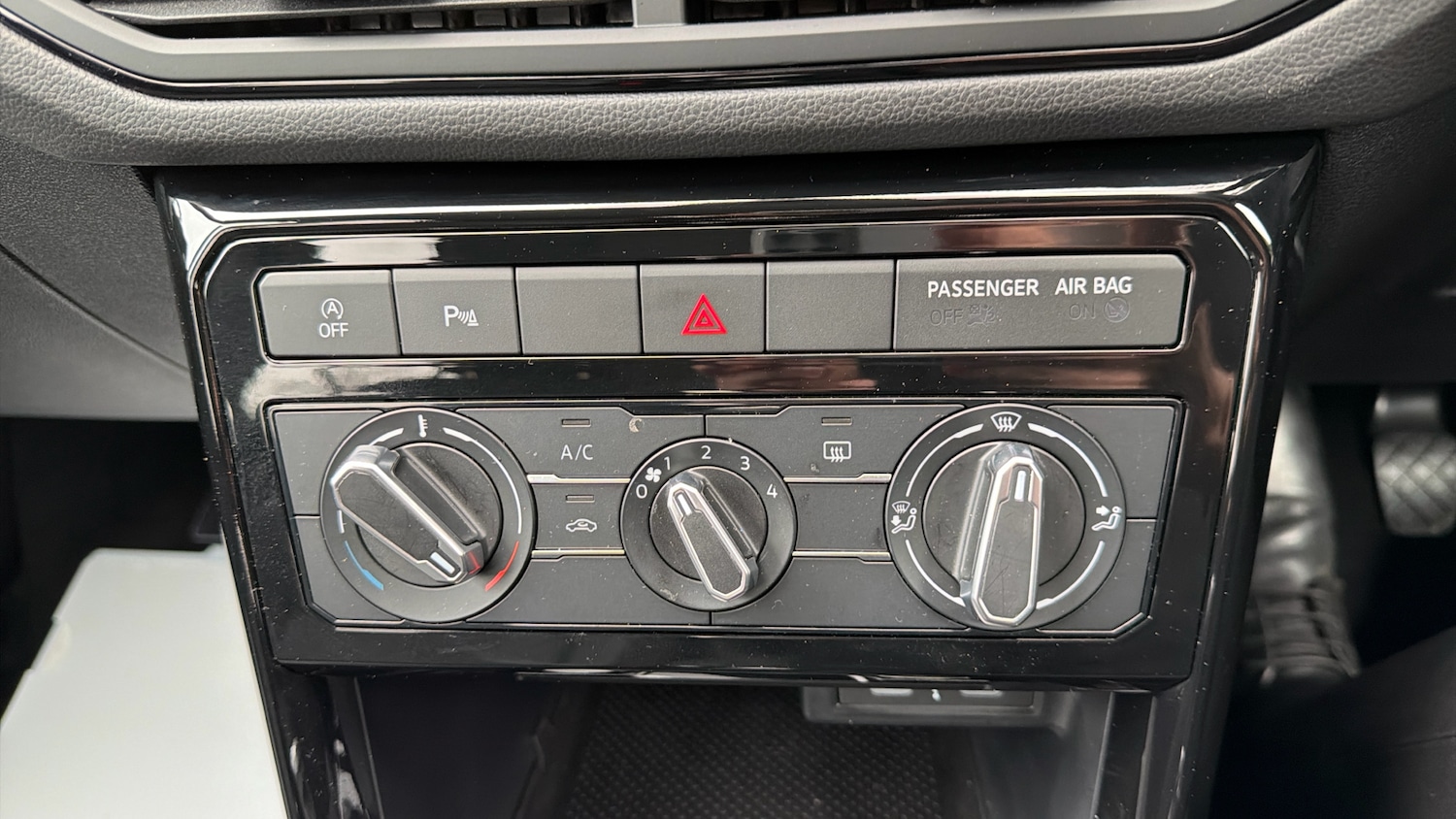 Used Volkswagen T-Cross 2024 for sale - 77663327: Photo 13