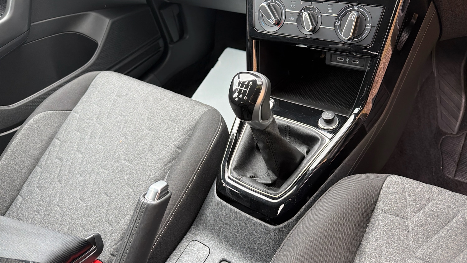 Used Volkswagen T-Cross 2024 for sale - 77663327: Photo 14