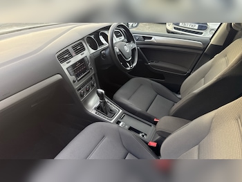 Used Volkswagen Golf 2017 for sale - 76784811: Photo