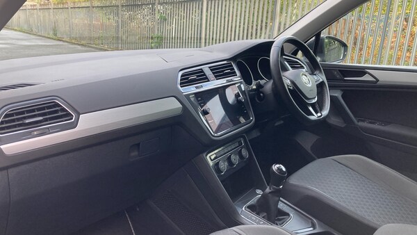 Used Volkswagen Tiguan 2019 for sale - 76157704: Photo 2