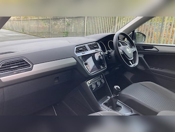 Used Volkswagen Tiguan 2019 for sale - 76157704: Photo 2