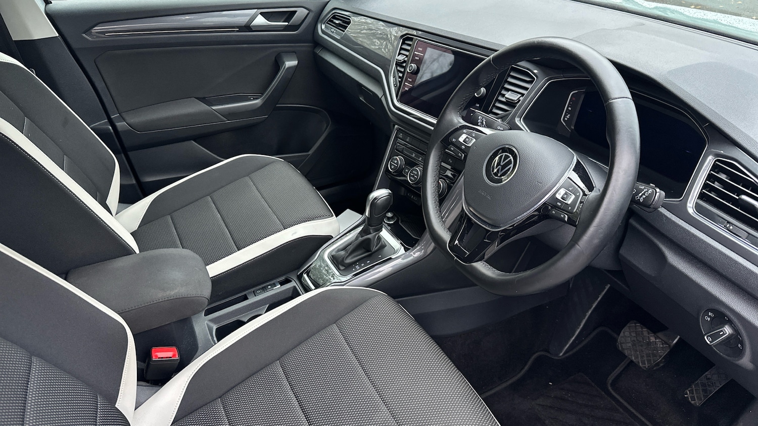 Used Volkswagen T-Roc 2021 for sale - 76784799: Photo 6