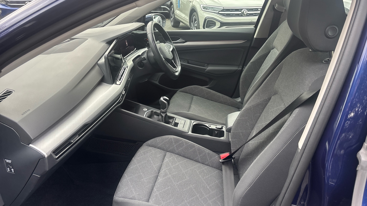 Used Volkswagen Golf 2023 for sale - 76120109: Photo 2
