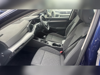 Used Volkswagen Golf 2023 for sale - 76120109: Photo 2