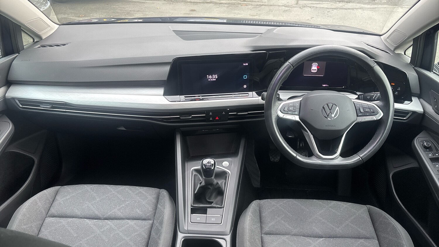 Used Volkswagen Golf 2023 for sale - 76120109: Photo 9