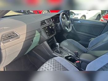 Used Volkswagen Tiguan 2023 for sale - 76082356: Photo 2