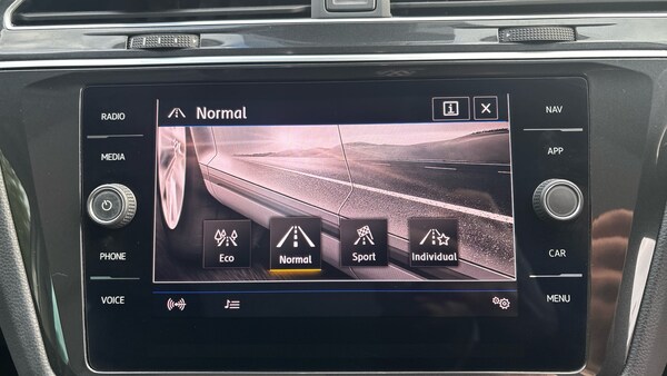 Used Volkswagen Tiguan 2020 for sale - 76115772: Photo 32