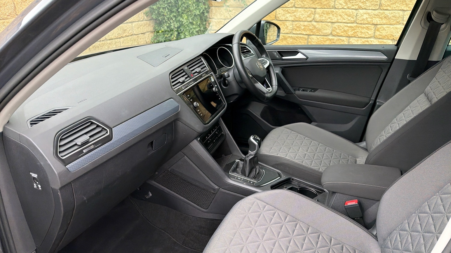 Used Volkswagen Tiguan 2022 for sale - 77578095: Photo 2