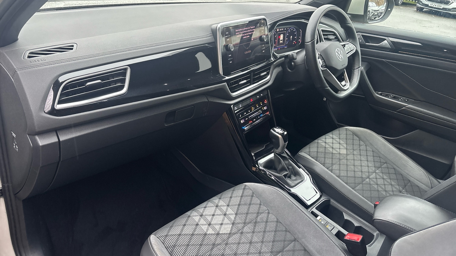 Used Volkswagen T-Roc 2022 for sale - 77590292: Photo 2