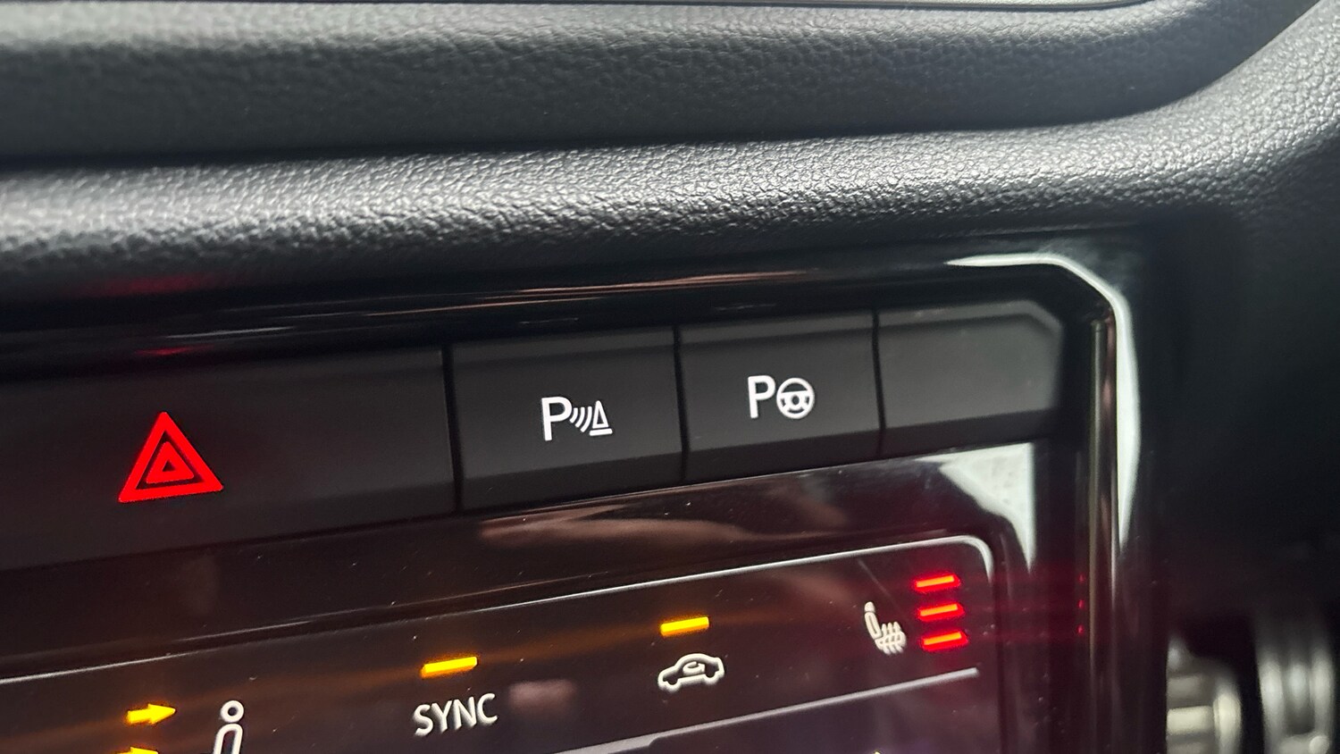 Used Volkswagen T-Roc 2022 for sale - 77590292: Photo 22