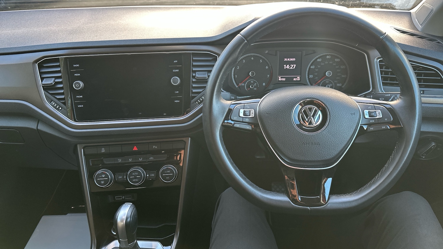 Used Volkswagen T-Roc 2018 for sale - 76494392: Photo 10