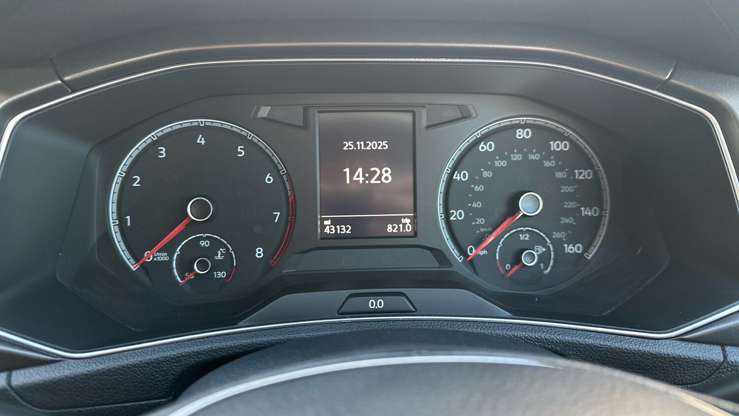 Used Volkswagen T-Roc 2018 for sale - 76494392: Photo 11