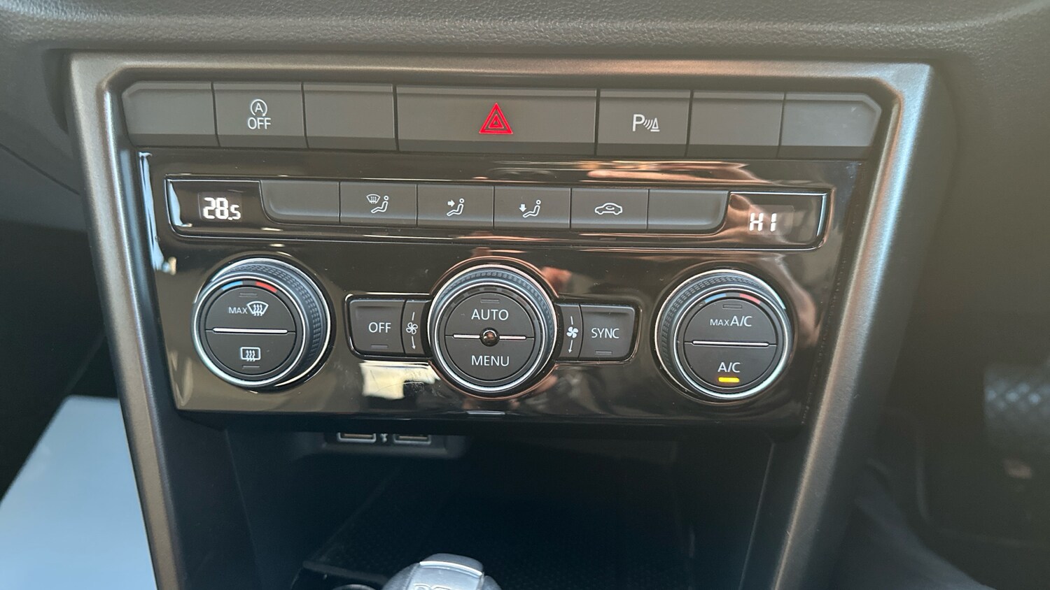 Used Volkswagen T-Roc 2018 for sale - 76494392: Photo 13