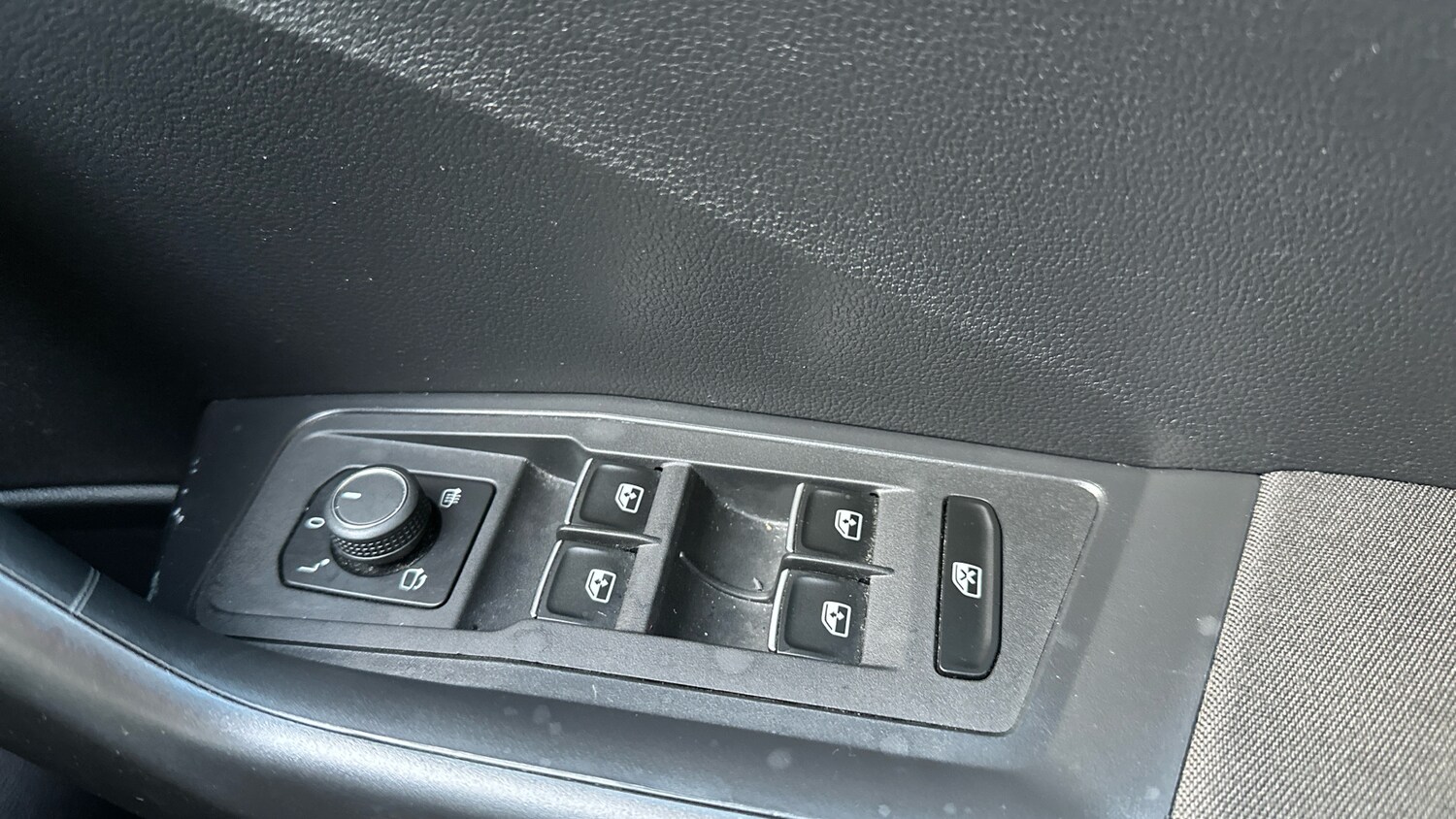 Used Volkswagen T-Roc 2018 for sale - 76494392: Photo 19