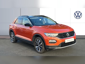 Used Volkswagen T-Roc 2018 for sale - 76494392: Photo