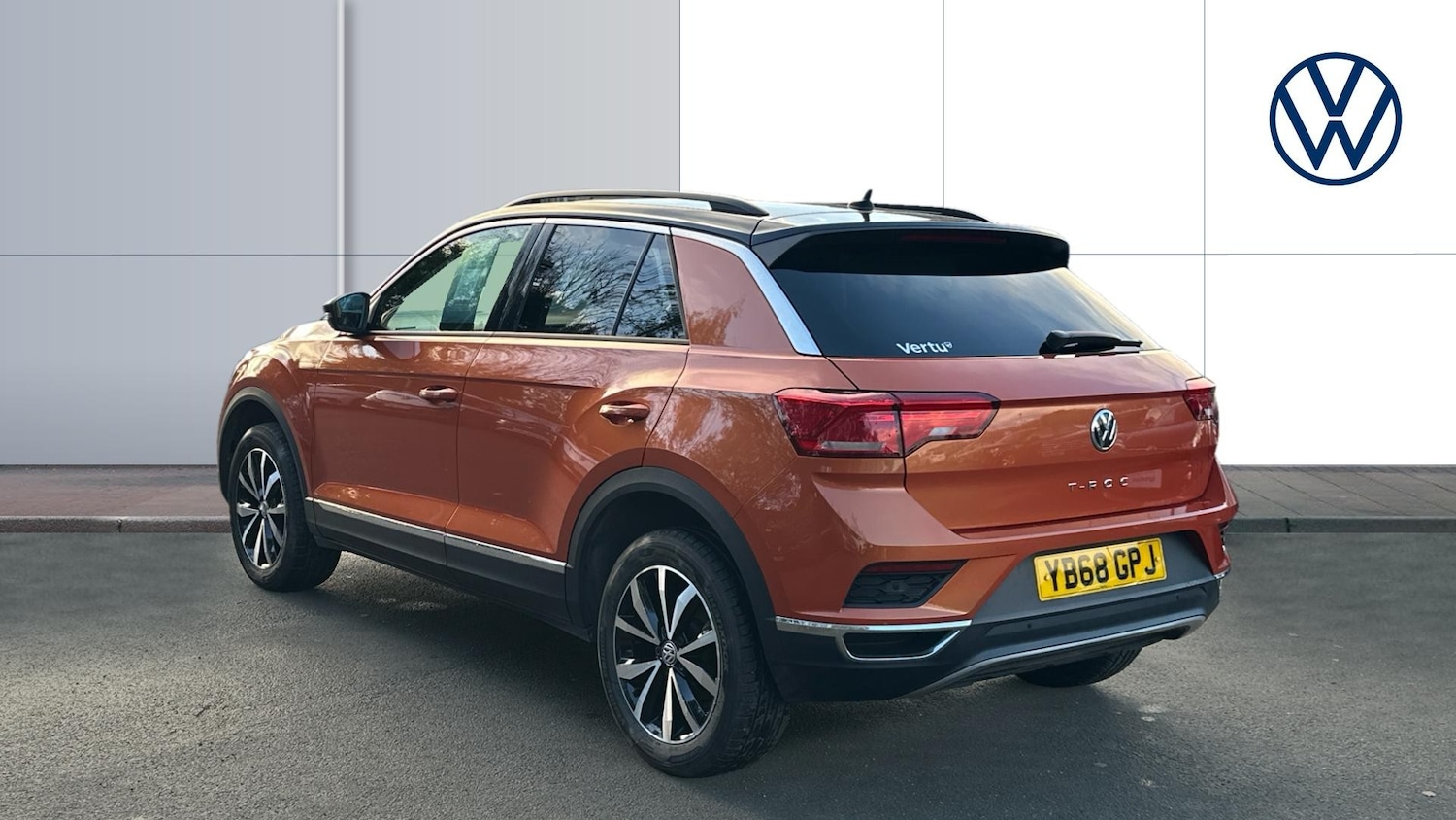 Used Volkswagen T-Roc 2018 for sale - 76494392: Photo 3