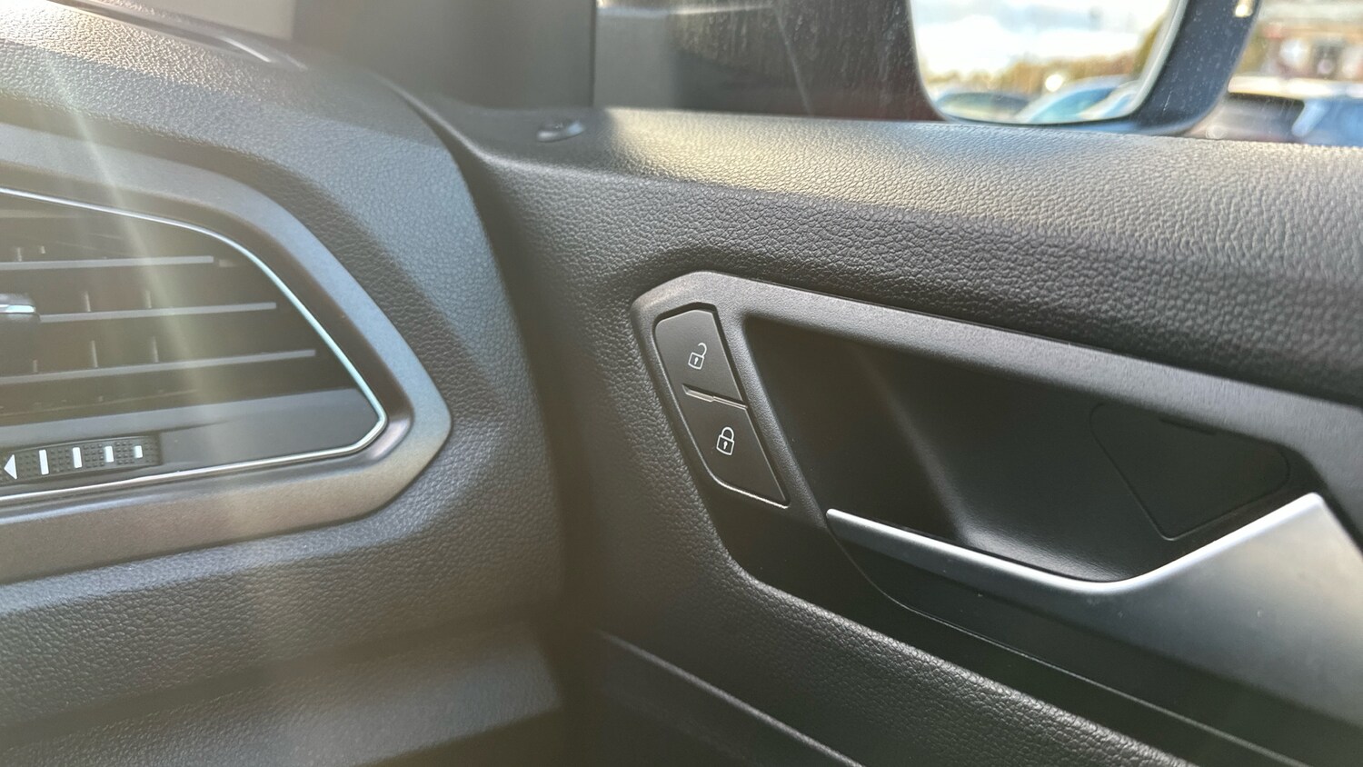 Used Volkswagen T-Roc 2018 for sale - 76494392: Photo 32