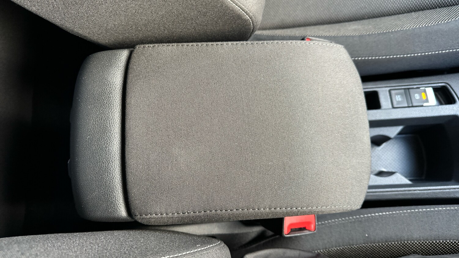 Used Volkswagen T-Roc 2018 for sale - 76494392: Photo 33