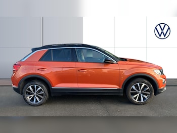 Used Volkswagen T-Roc 2018 for sale - 76494392: Photo