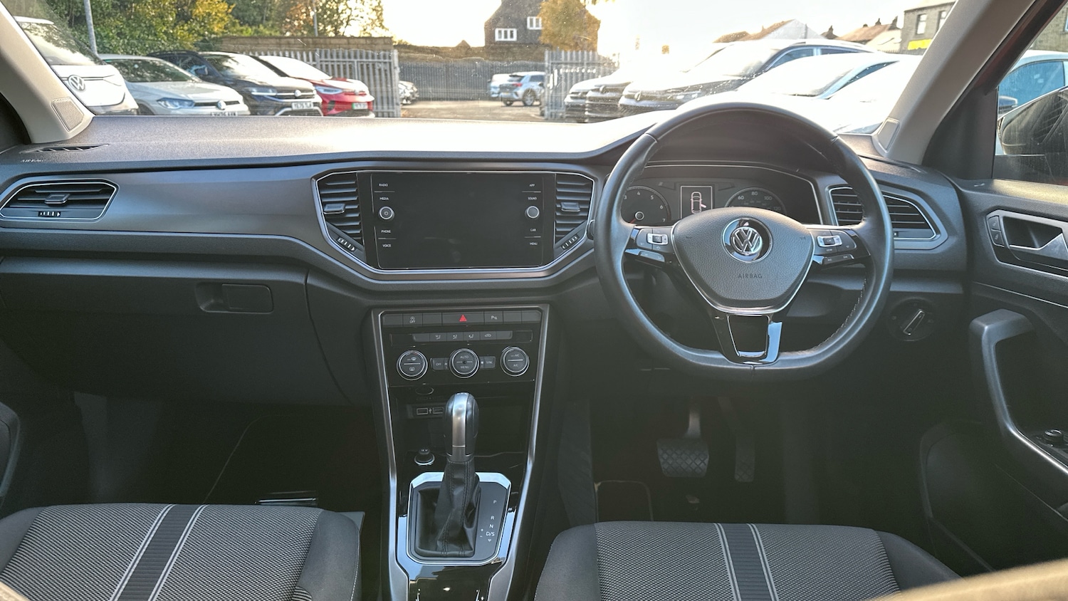 Used Volkswagen T-Roc 2018 for sale - 76494392: Photo 9