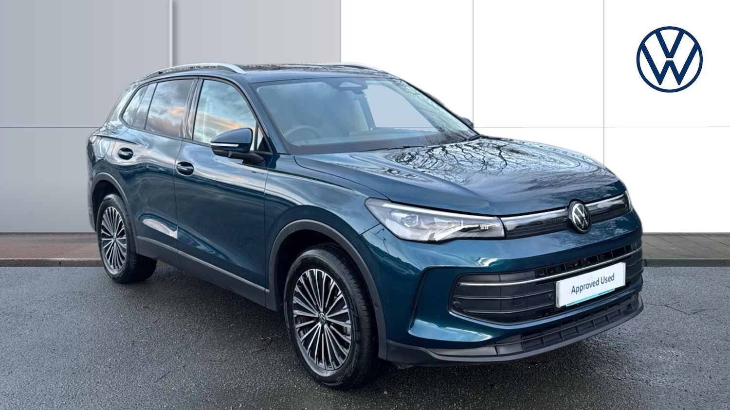 Used Volkswagen Tiguan 2024 for sale - 77643622: Photo 1