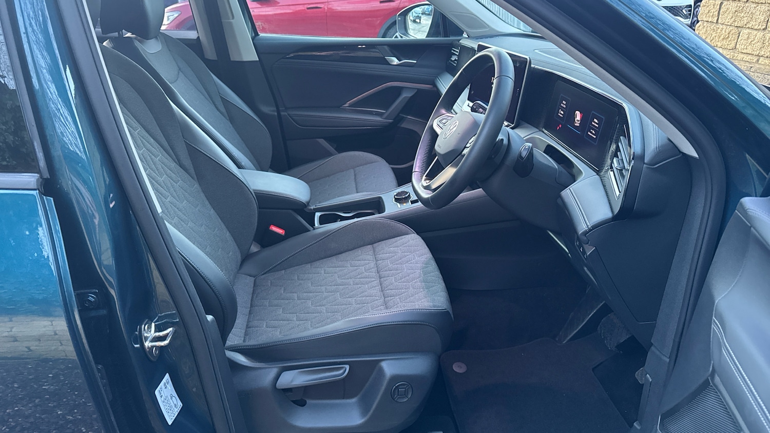 Used Volkswagen Tiguan 2024 for sale - 77643622: Photo 15