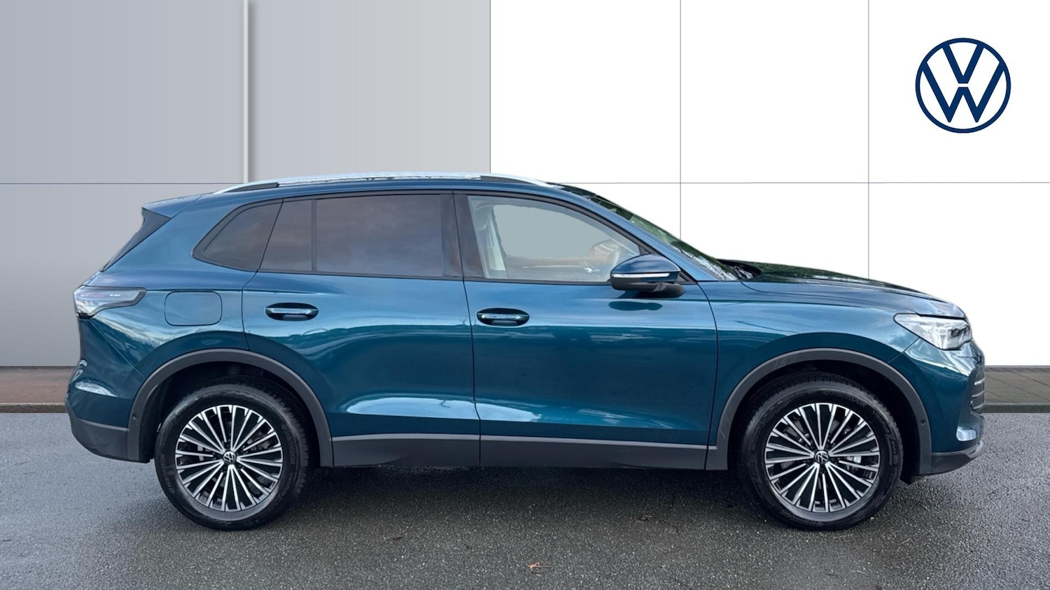 Used Volkswagen Tiguan 2024 for sale - 77643622: Photo 4