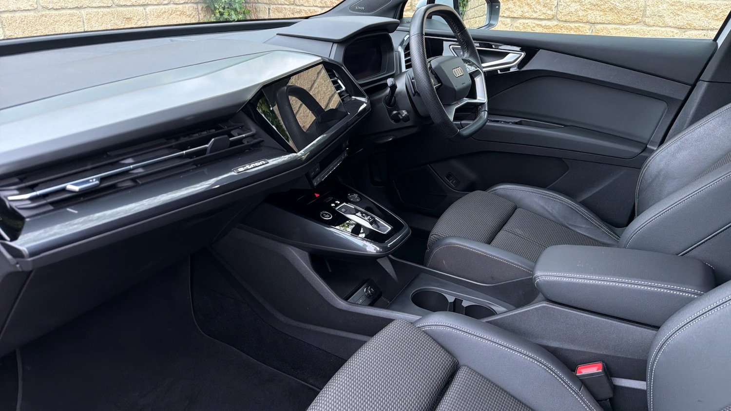 Used Audi Q4 e-tron 2023 for sale - 78198659: Photo 9