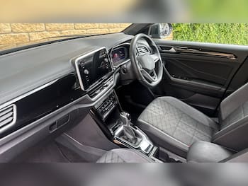 Used Volkswagen T-Roc 2023 for sale - 79773600: Photo