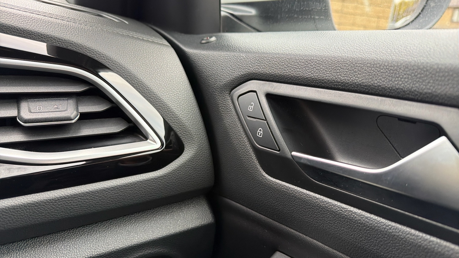 Used Volkswagen T-Roc 2022 for sale - 78081611: Photo 38