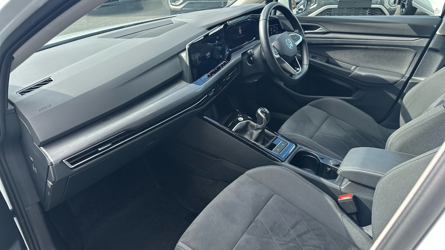 Used Volkswagen Golf 2023 for sale - 76101969: Photo 2