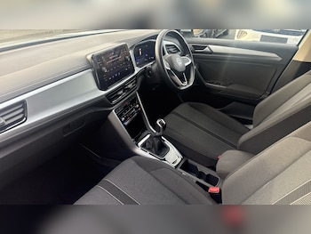 Used Volkswagen T-Roc 2023 for sale - 76836914: Photo