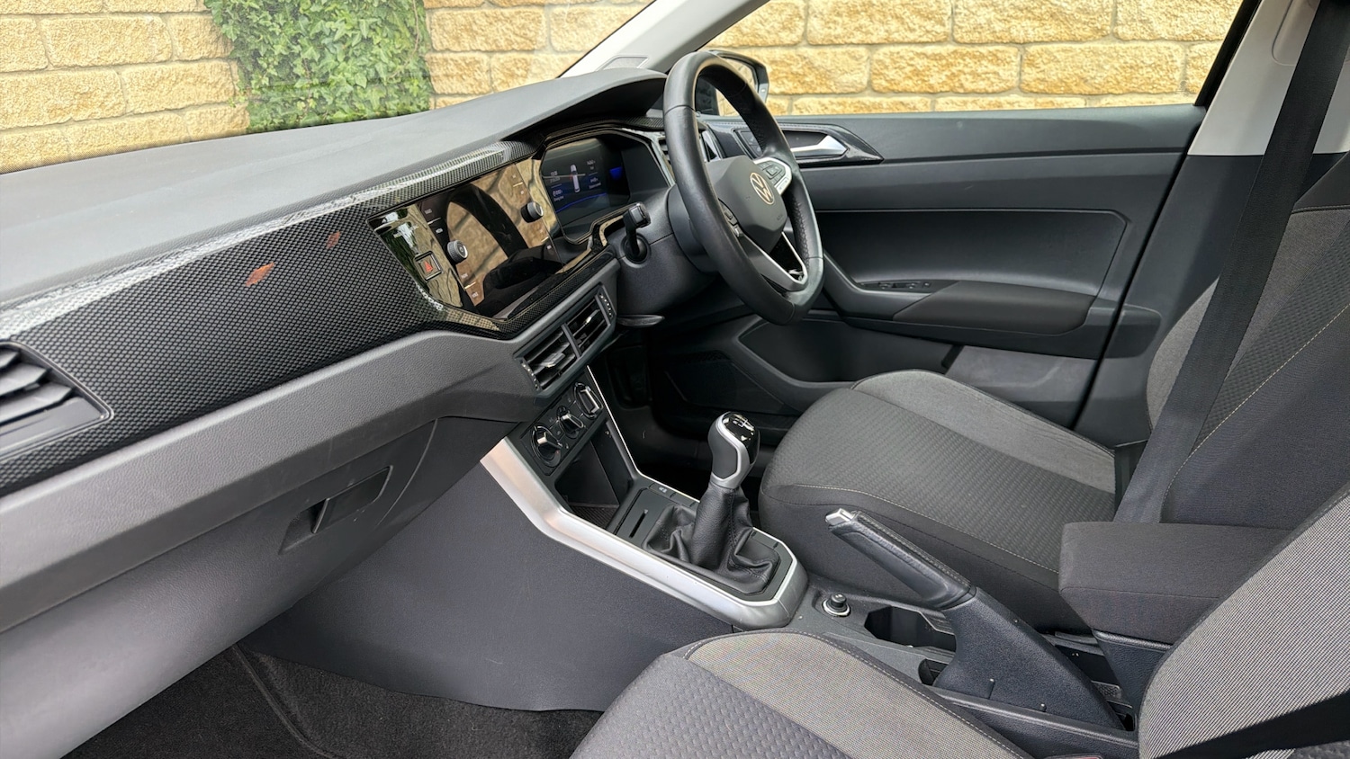 Used Volkswagen Polo 2024 for sale - 78038543: Photo 2