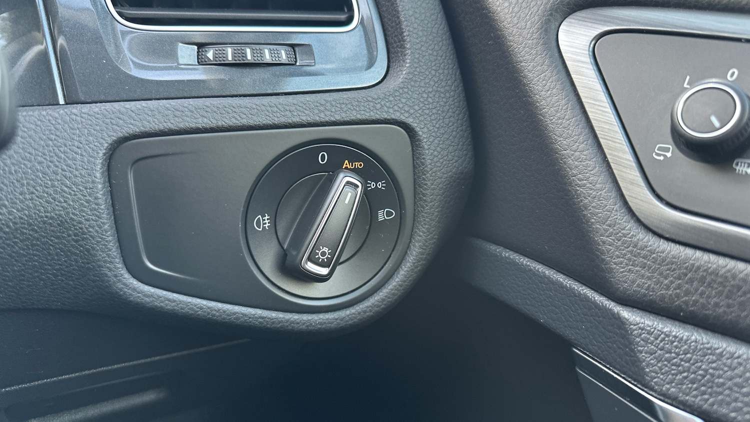 Used Volkswagen Golf 2018 for sale - 76393915: Photo 29