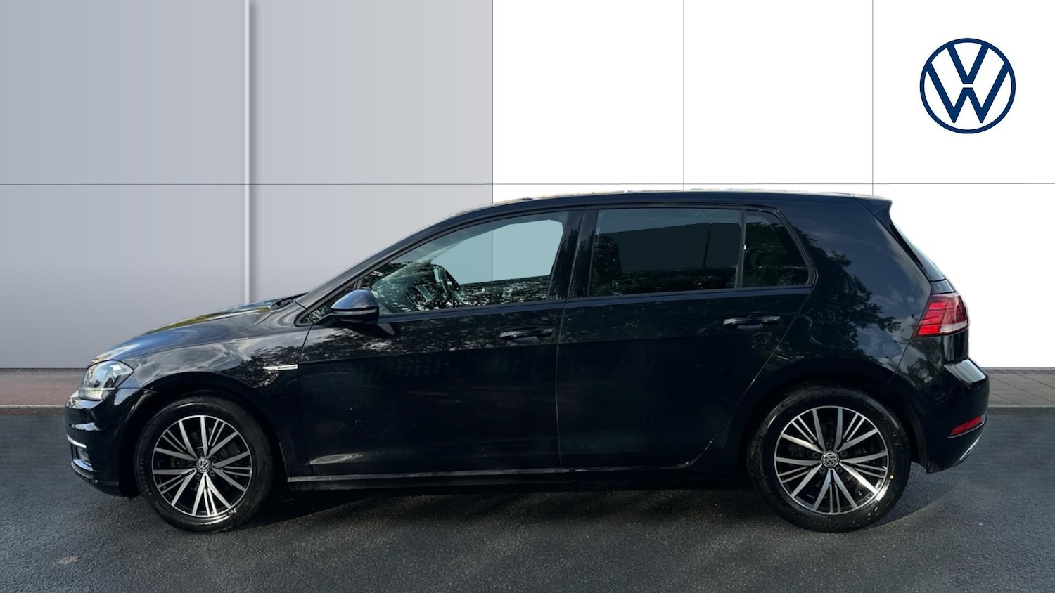 Used Volkswagen Golf 2018 for sale - 76393915: Photo 4