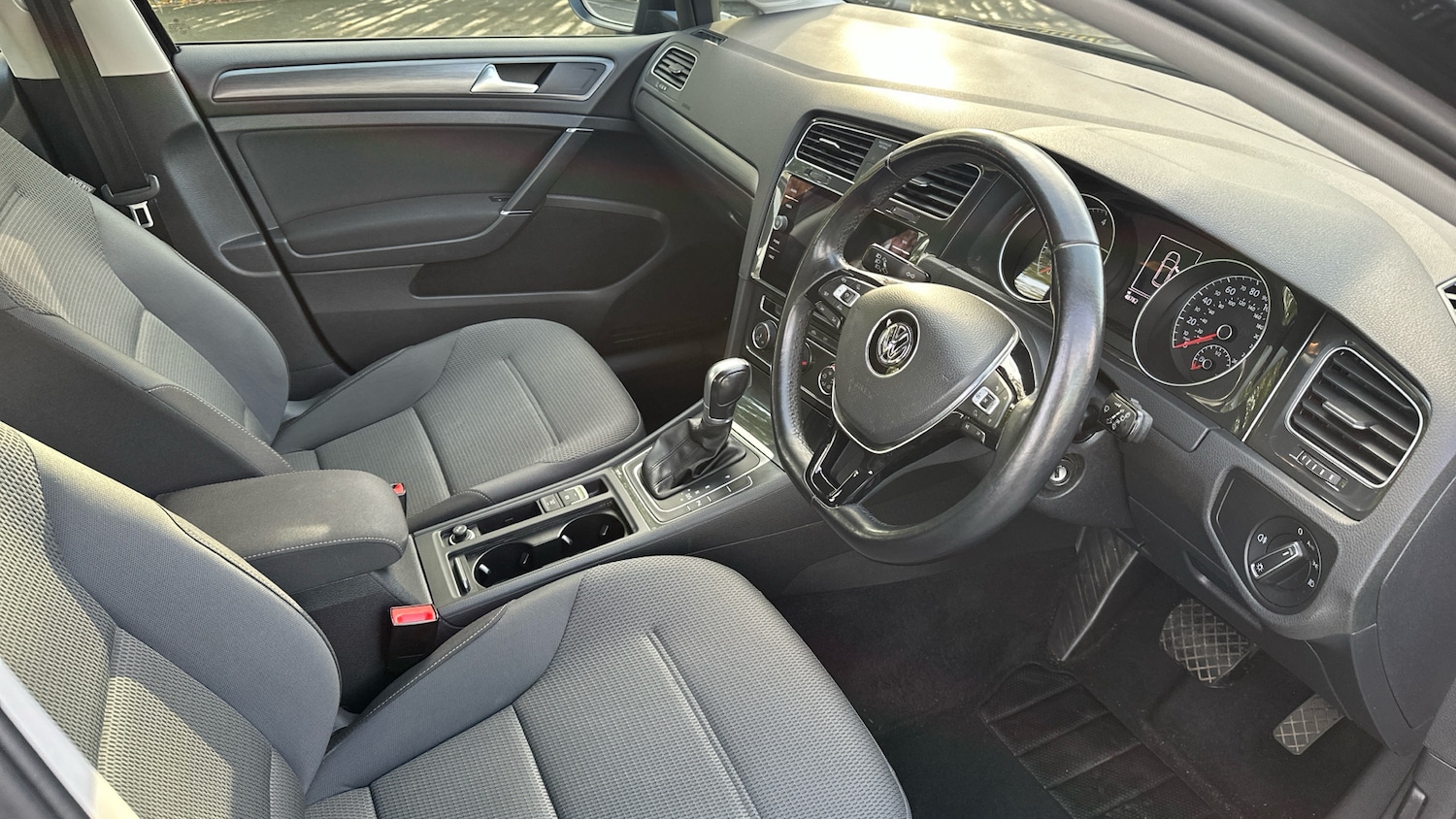 Used Volkswagen Golf 2018 for sale - 76393915: Photo 6