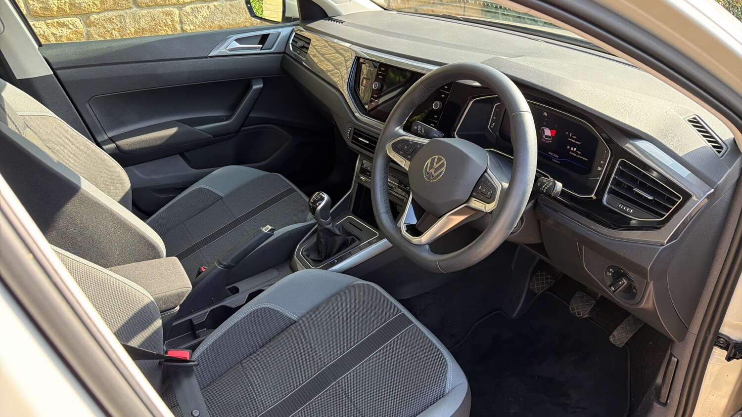 Used Volkswagen Polo 2023 for sale - 77945304: Photo 6