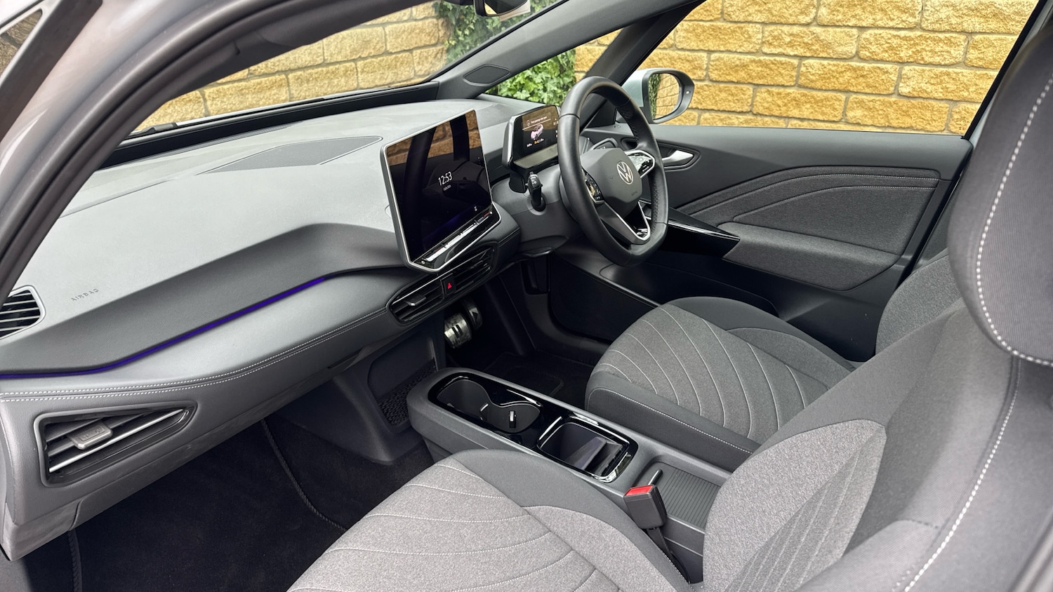 Used Volkswagen ID.3 2024 for sale - 77917141: Photo 2