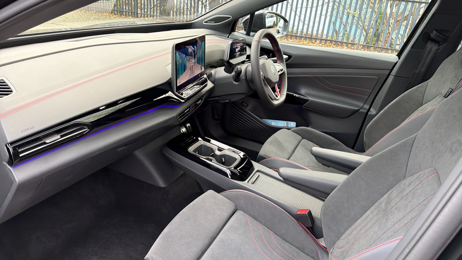 Used Volkswagen ID.4 2025 for sale - 78080494: Photo 2