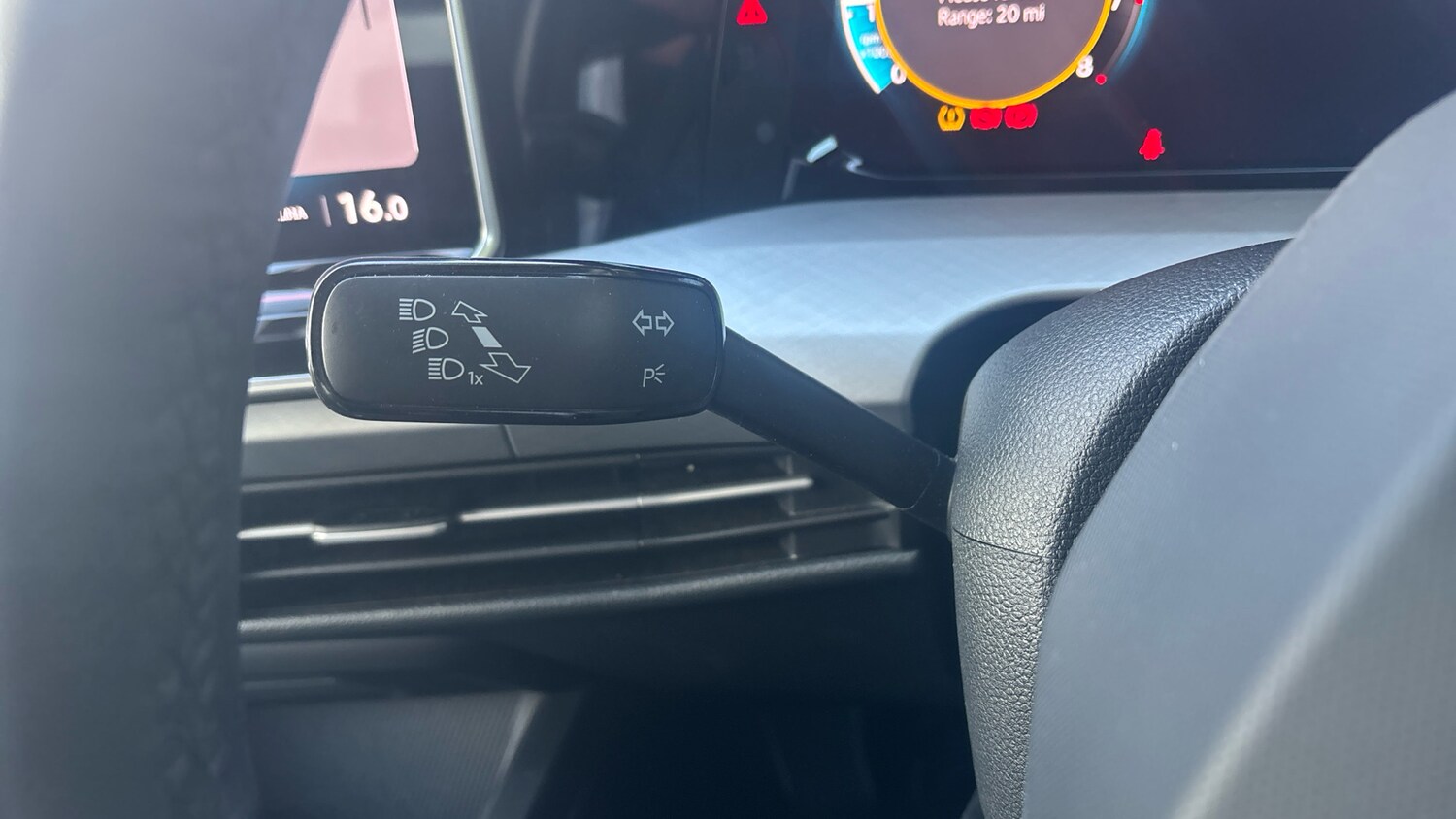 Used Volkswagen Golf 2024 for sale - 75955944: Photo 34