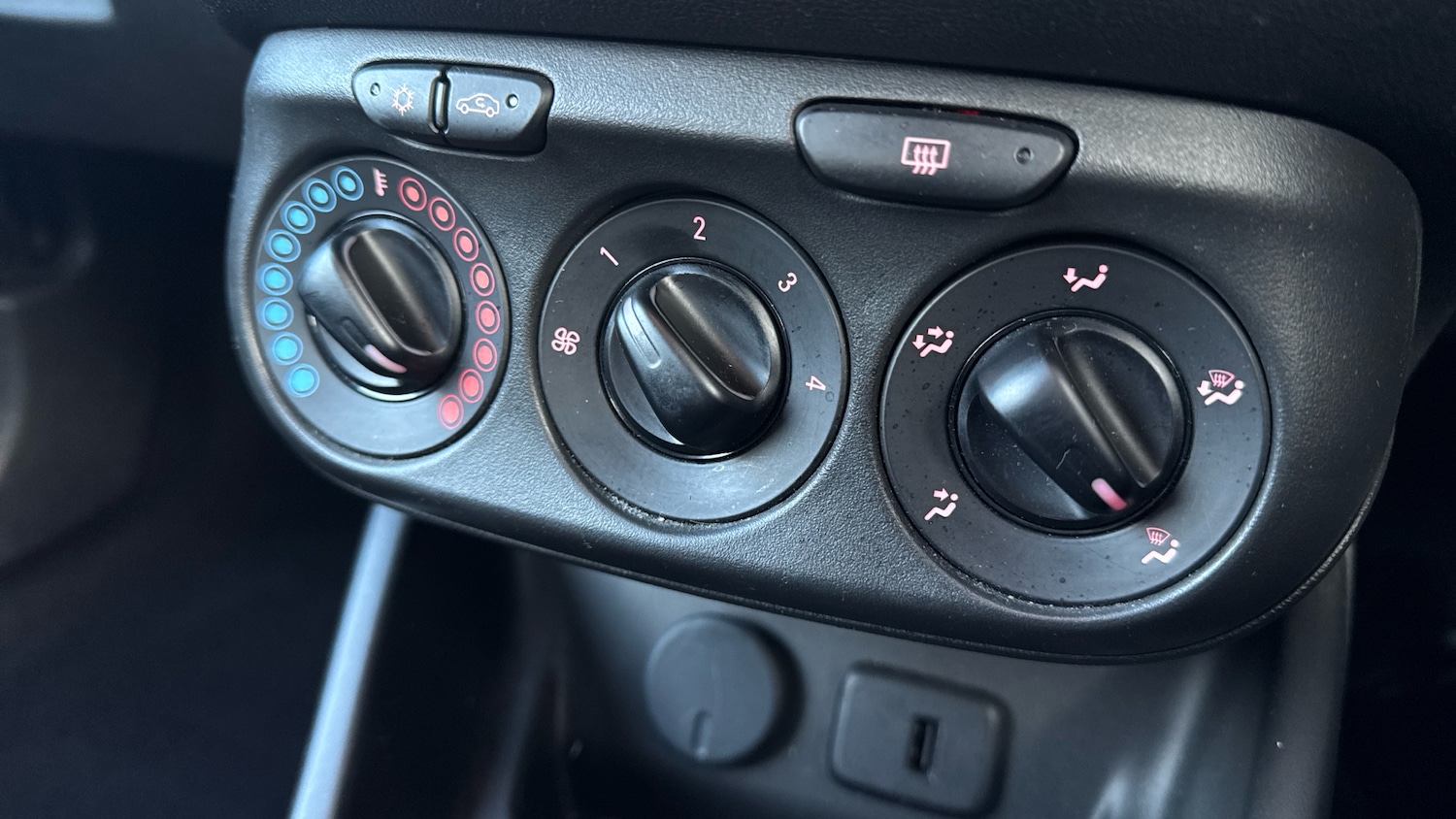 Used Vauxhall Corsa 2018 for sale - 77687386: Photo 28