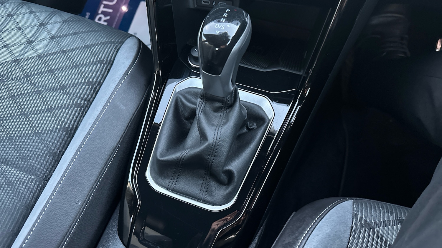 Used Volkswagen T-Roc 2025 for sale - 76892857: Photo 14