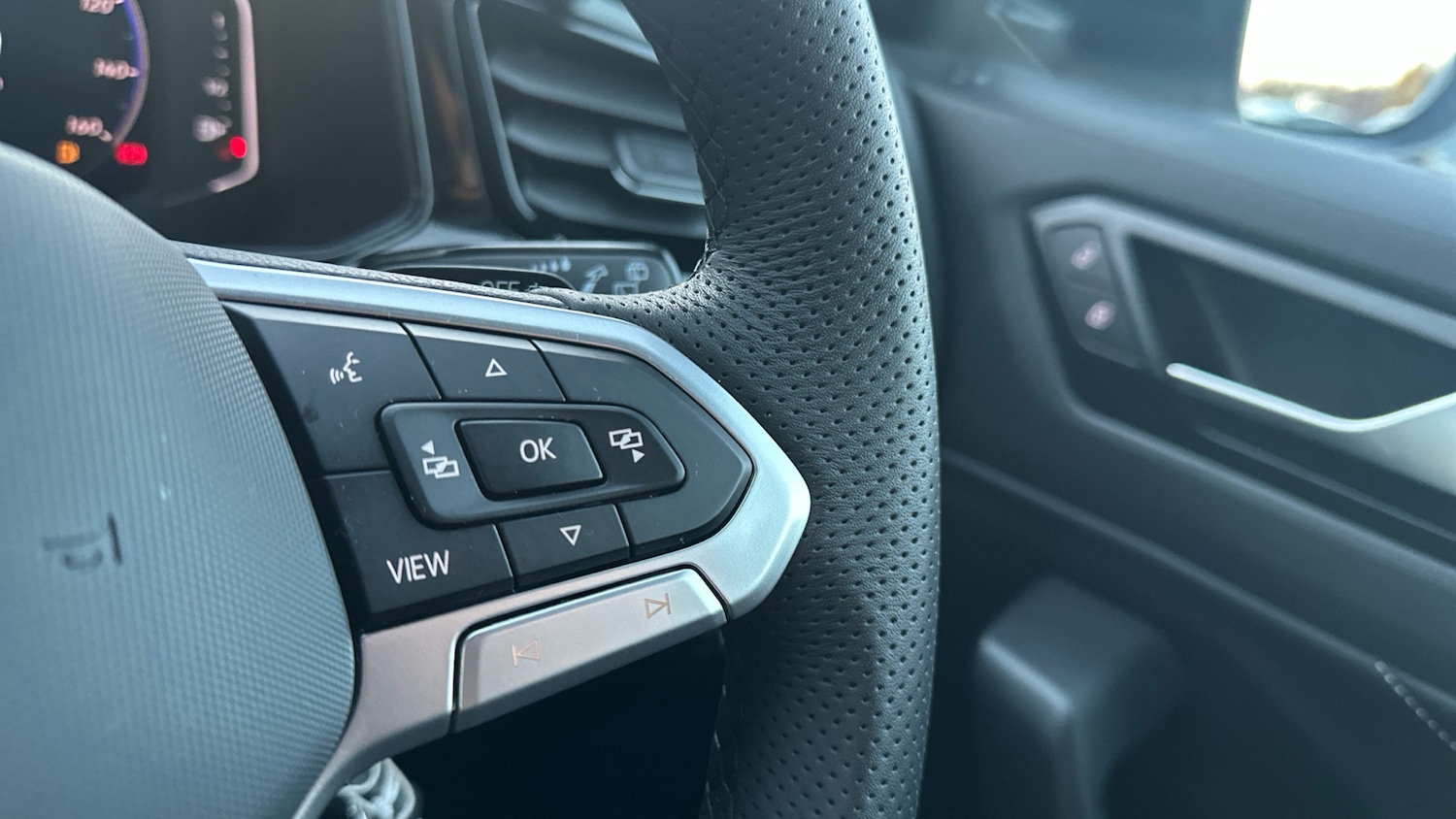 Used Volkswagen T-Roc 2025 for sale - 76892857: Photo 18