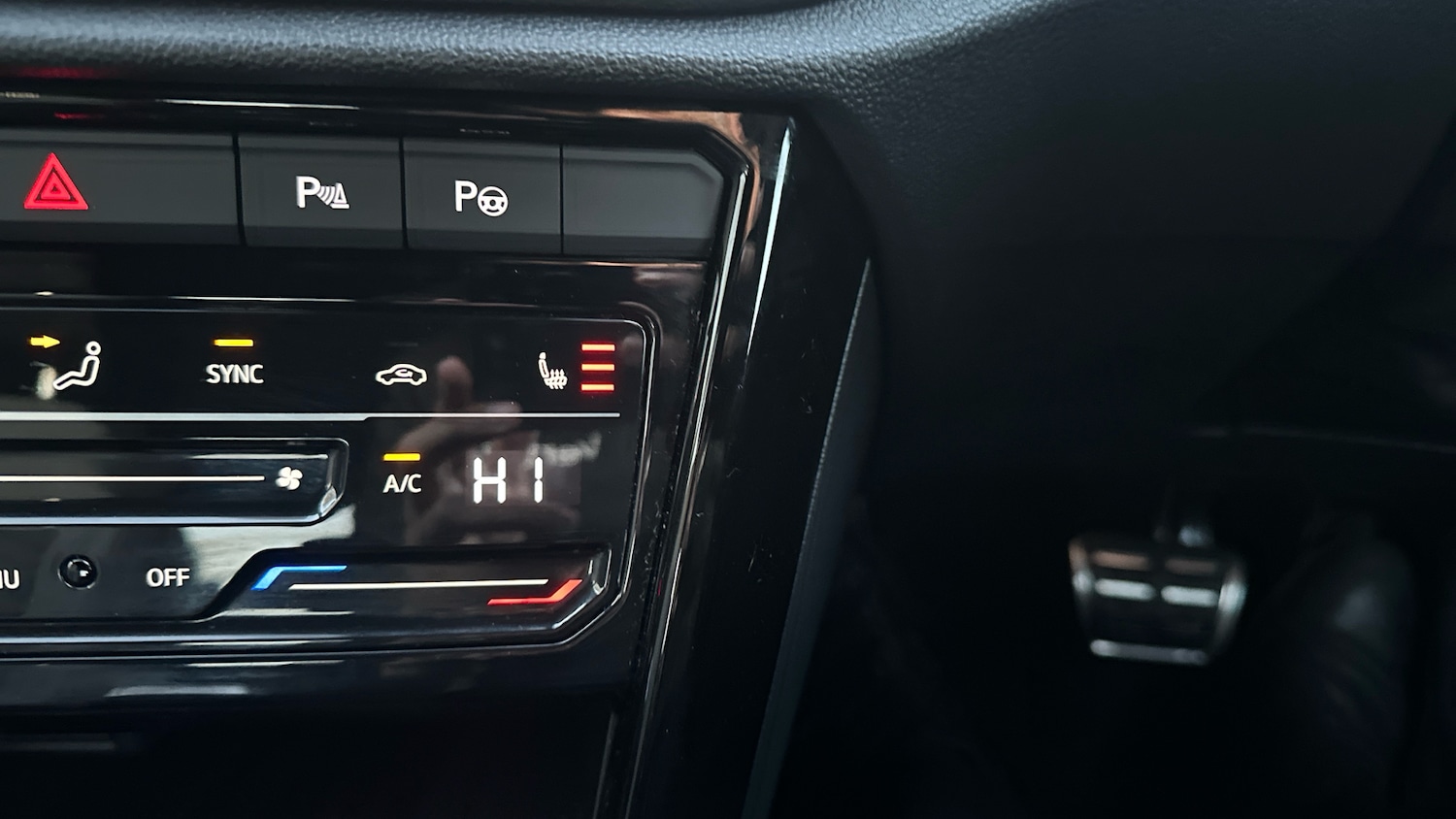 Used Volkswagen T-Roc 2025 for sale - 76892857: Photo 21