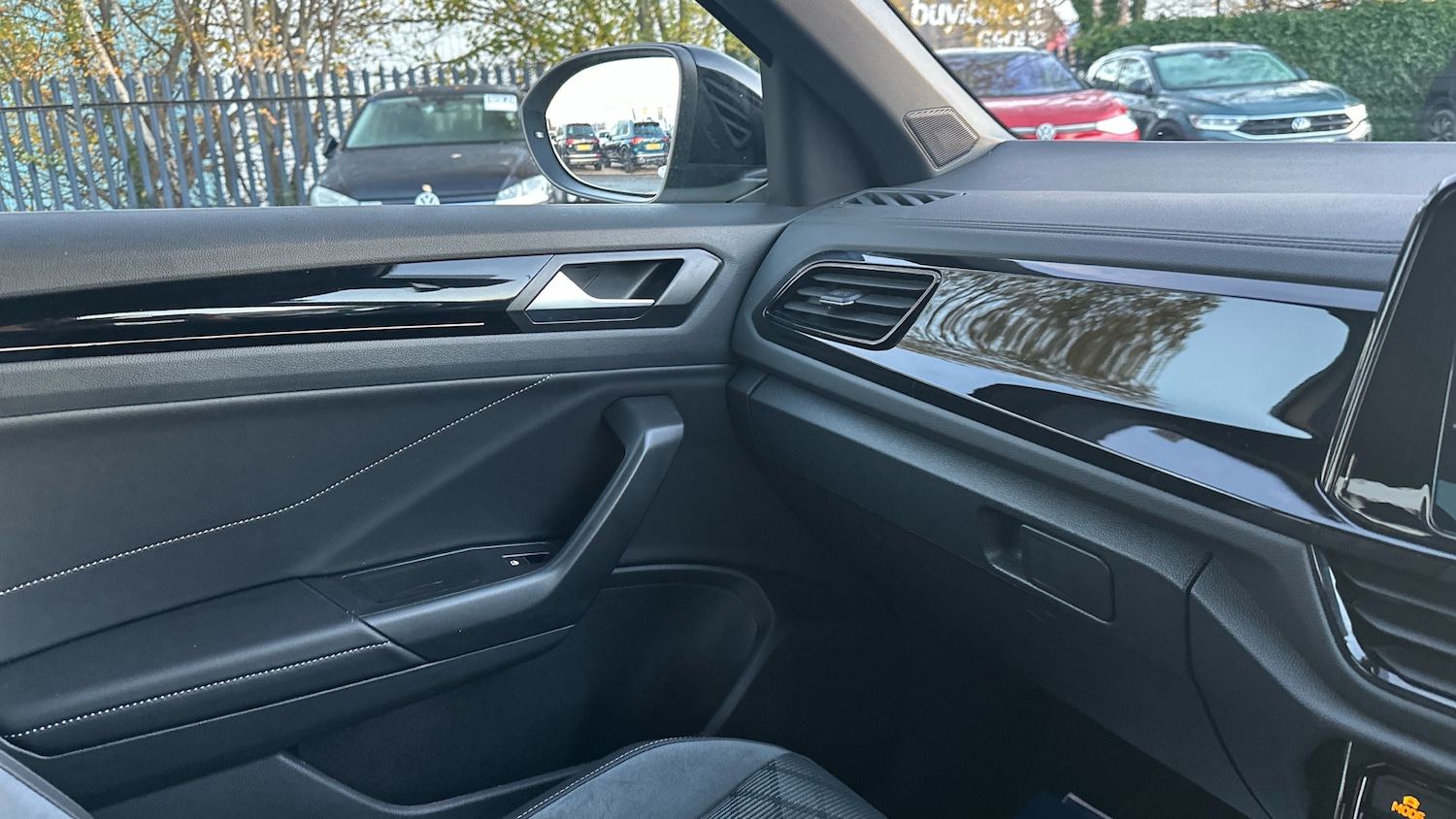 Used Volkswagen T-Roc 2025 for sale - 76892857: Photo 26